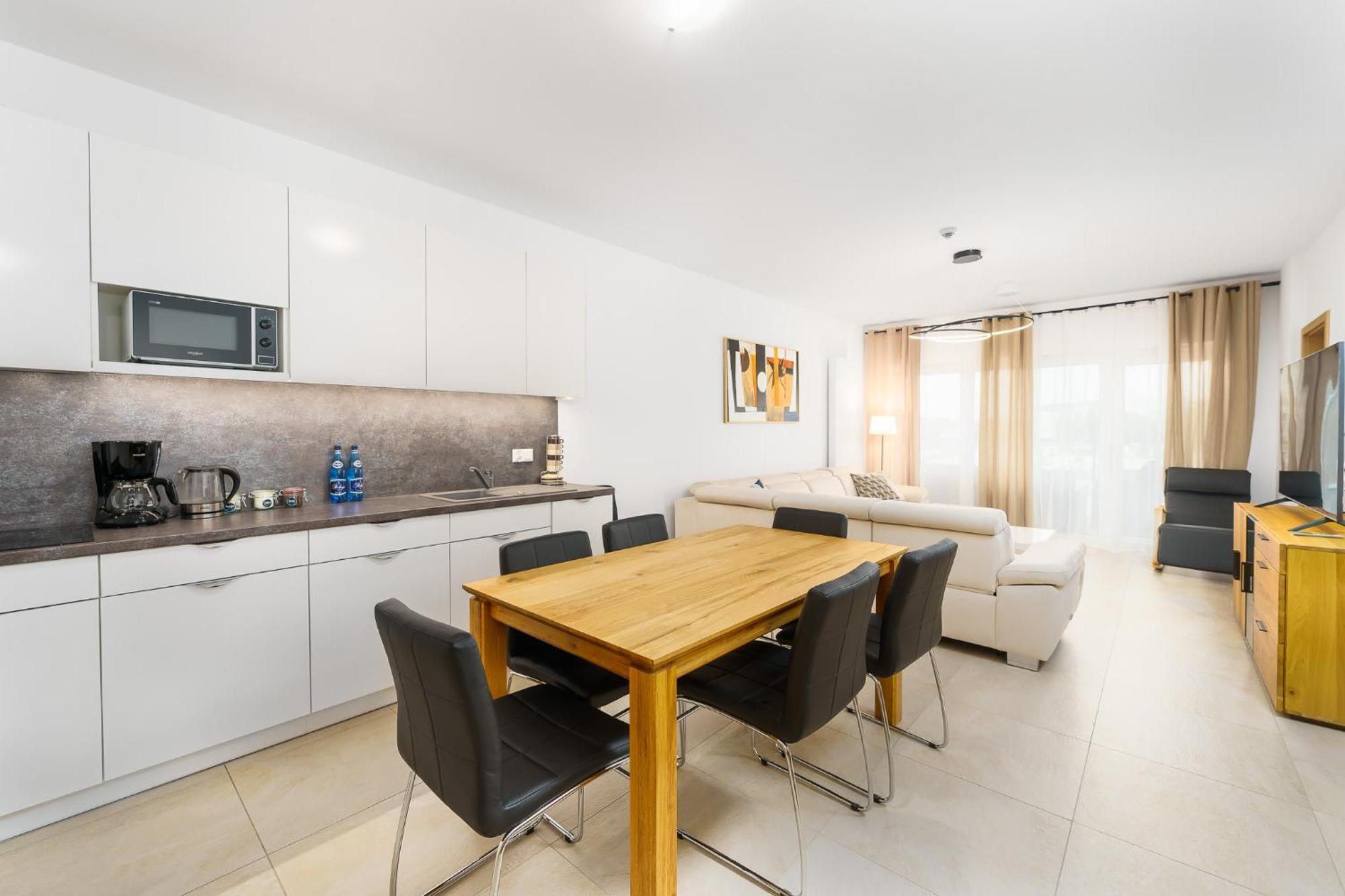 Aquamarina Prima Seaside By The By Renters
